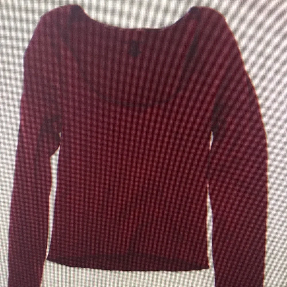 Women’s Long Sleeve Scoop Neck Top - Burgundy